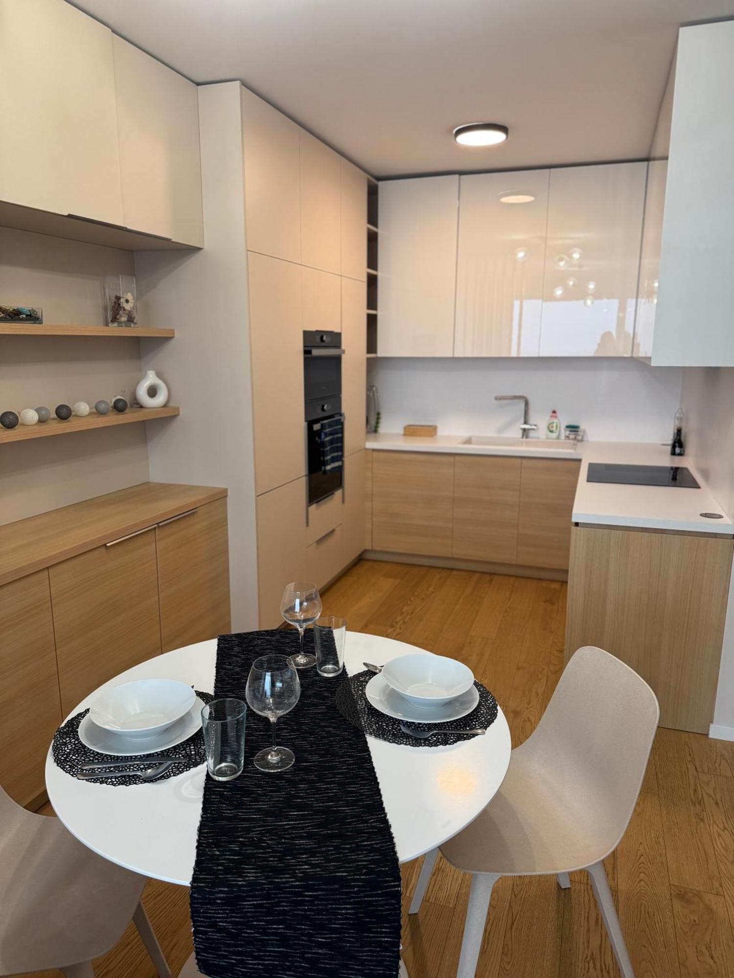 Downtown Charm With Free Parking Spot Apartman