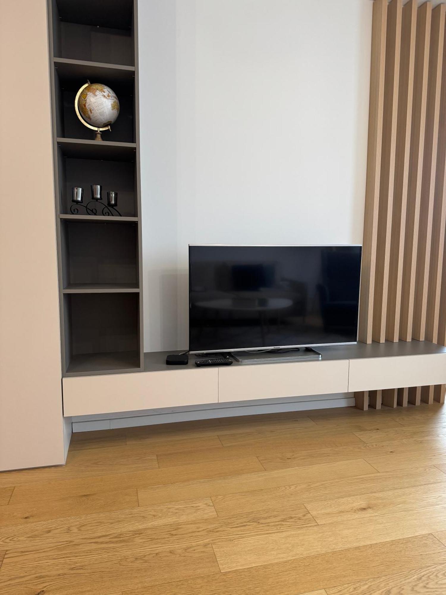 Apartman Downtown Charm With Free Parking Spot